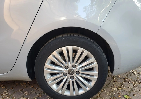 Opel Zafira cena 39900 przebieg: 171000, rok produkcji 2014 z Milanówek małe 352